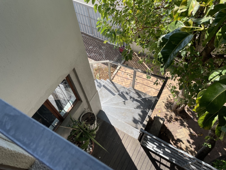 To Let 3 Bedroom Property for Rent in Vredehoek Western Cape